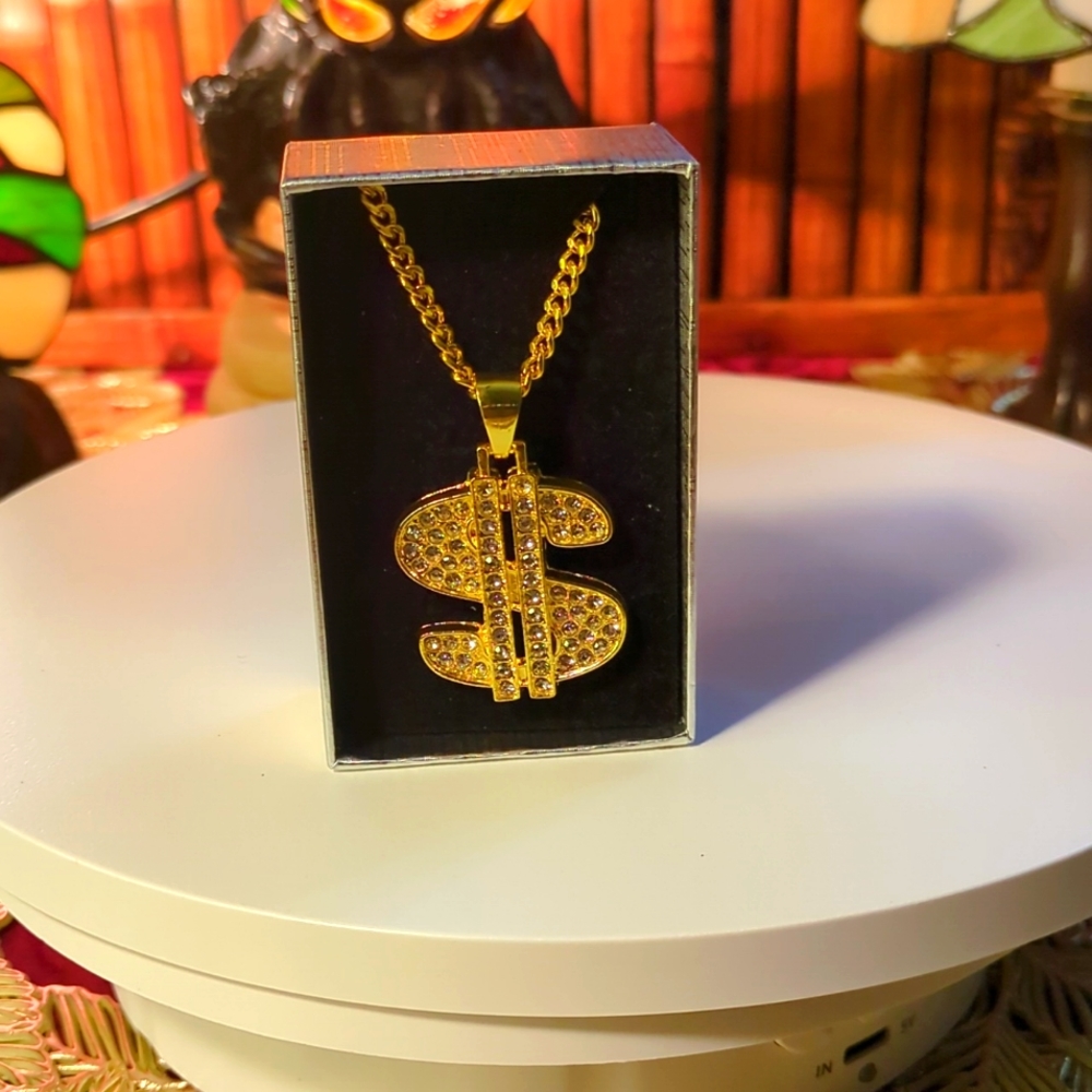 Men's 22-in Gold Tone Fashion Jewelry with Pendant NWOT